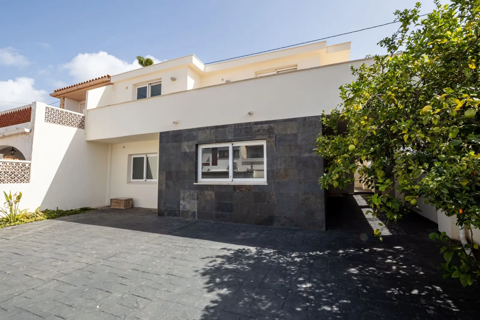 Chalet adosado reformado con piscina privada en El Albir