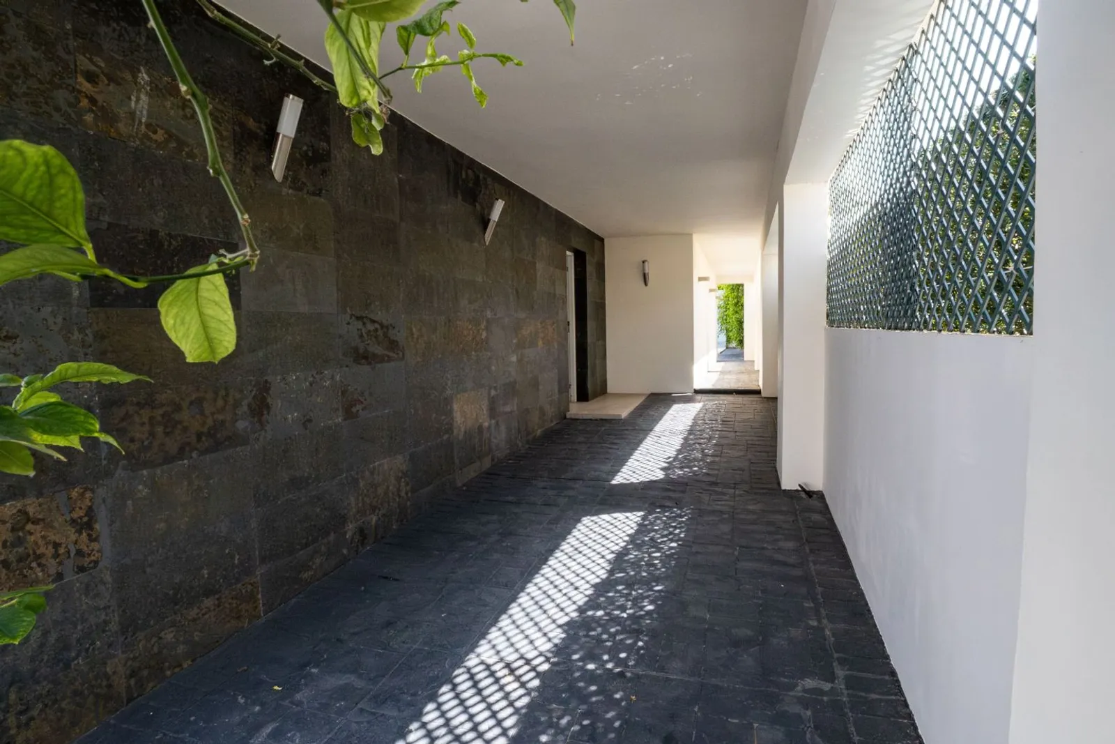 Chalet adosado reformado con piscina privada en El Albir