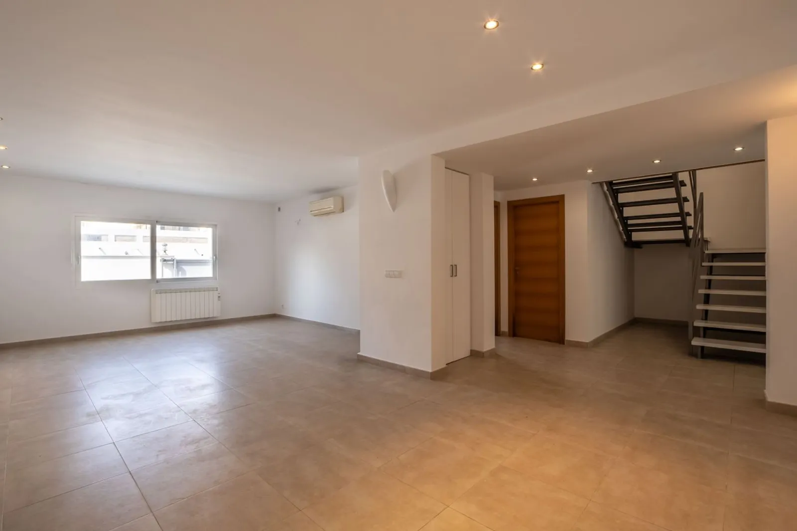 Chalet adosado reformado con piscina privada en El Albir