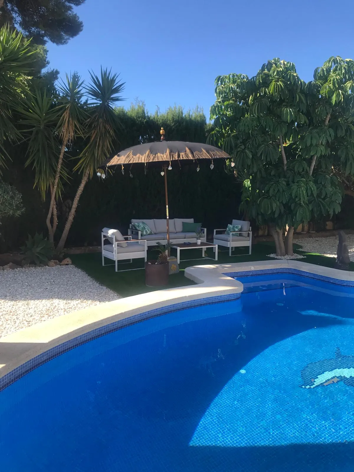 Chalet independiente con piscina y vistas al mar en Benidorm — Chalet independiente en Pueblo Levante, Benidorm