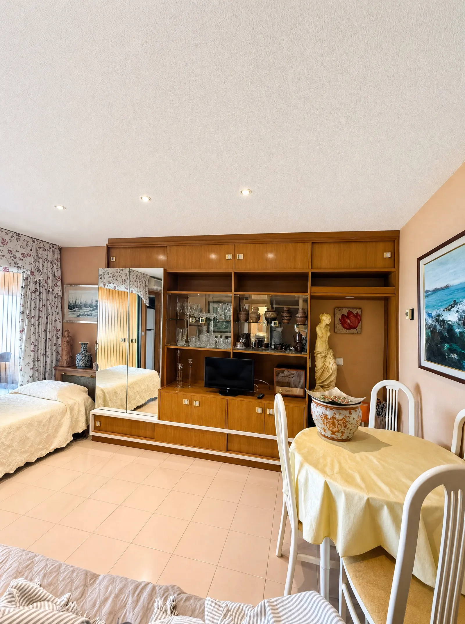 Salón amueblado del piso en alquiler en Coblanca 28, Benidorm