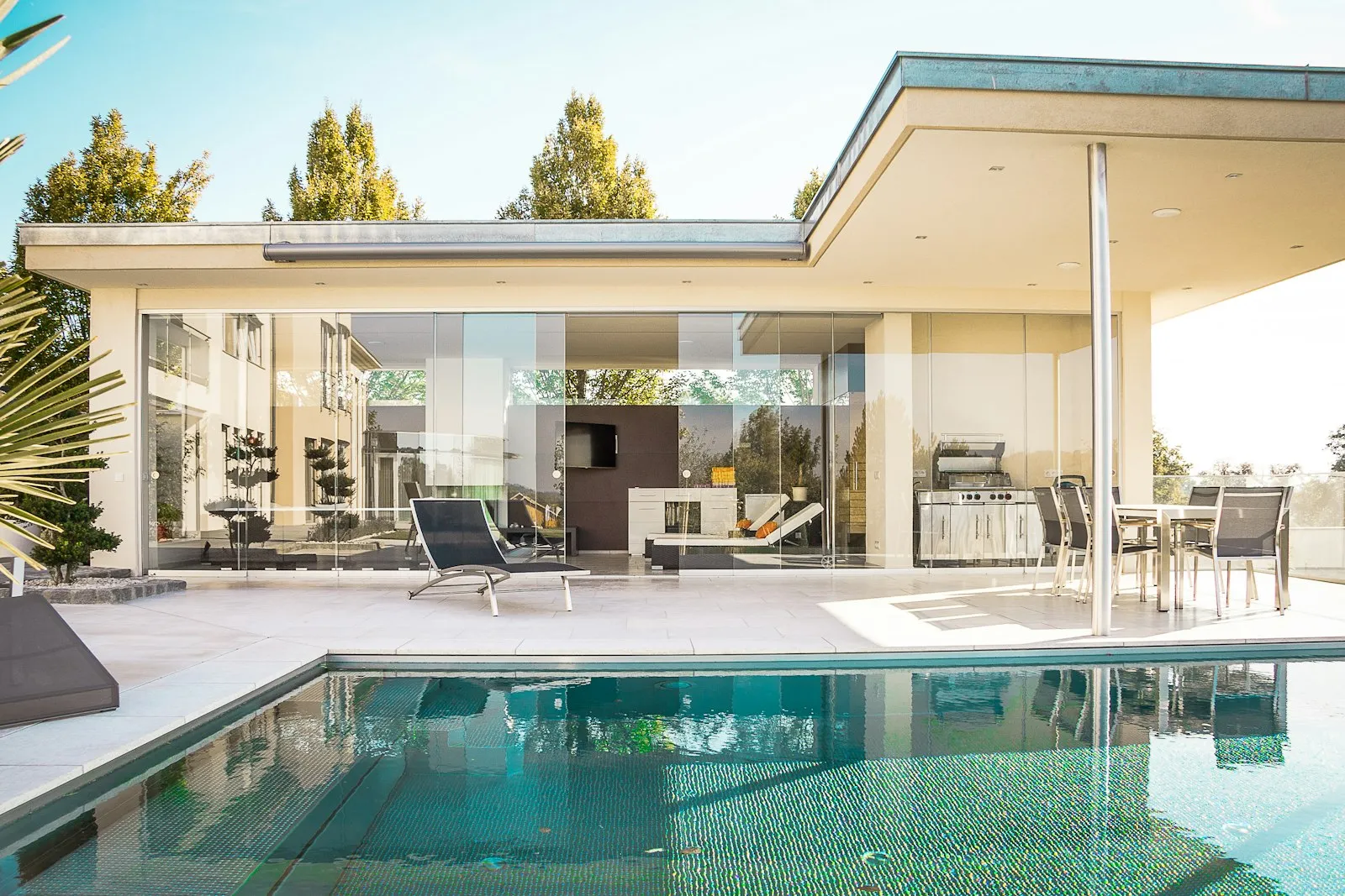 Design villa with an infinity pool