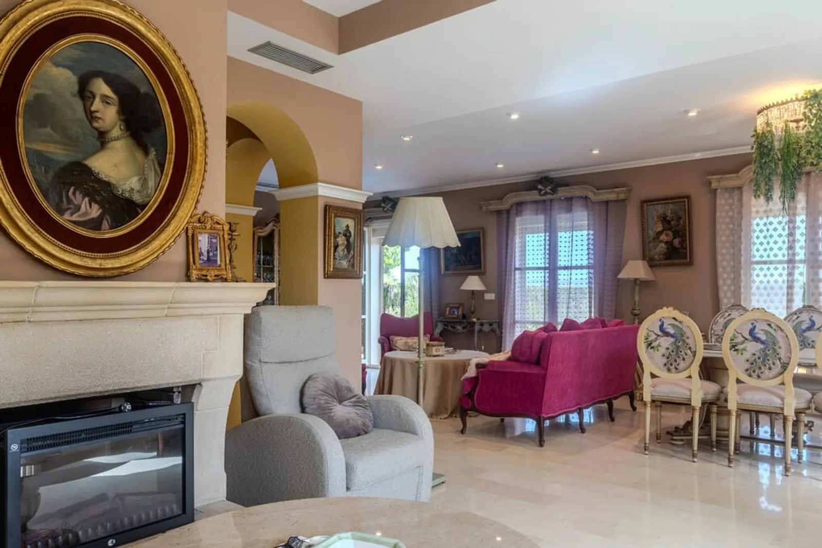 Villa mediterránea con vistas al mar en Golf Bahía