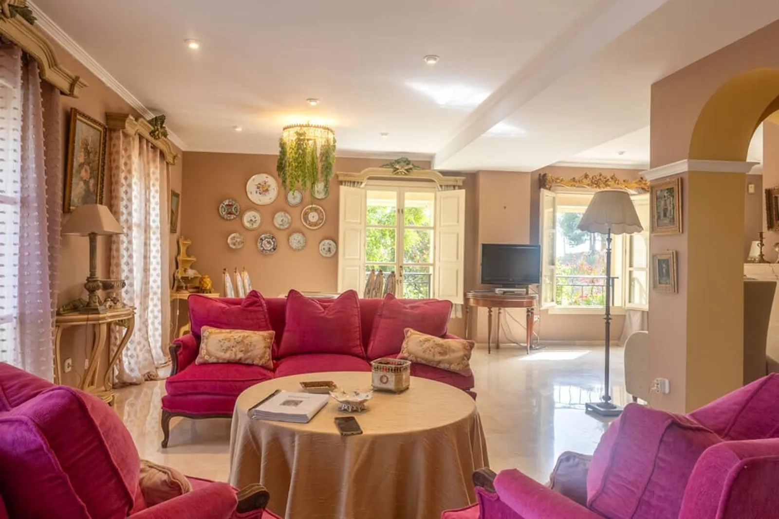 Villa mediterránea con vistas al mar en Golf Bahía